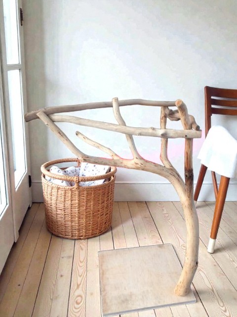 HFFN handcrafted parrot tree stand