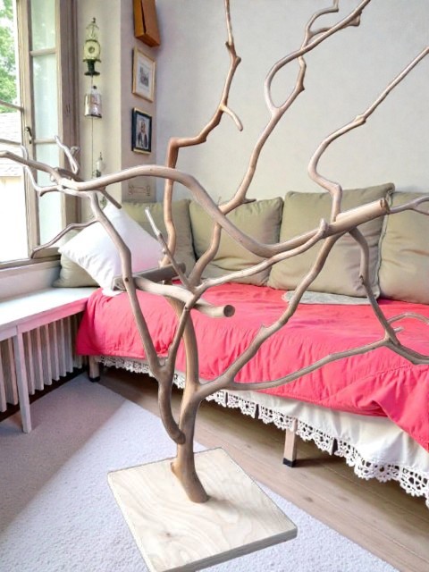 HFFN handcrafted parrot tree stand