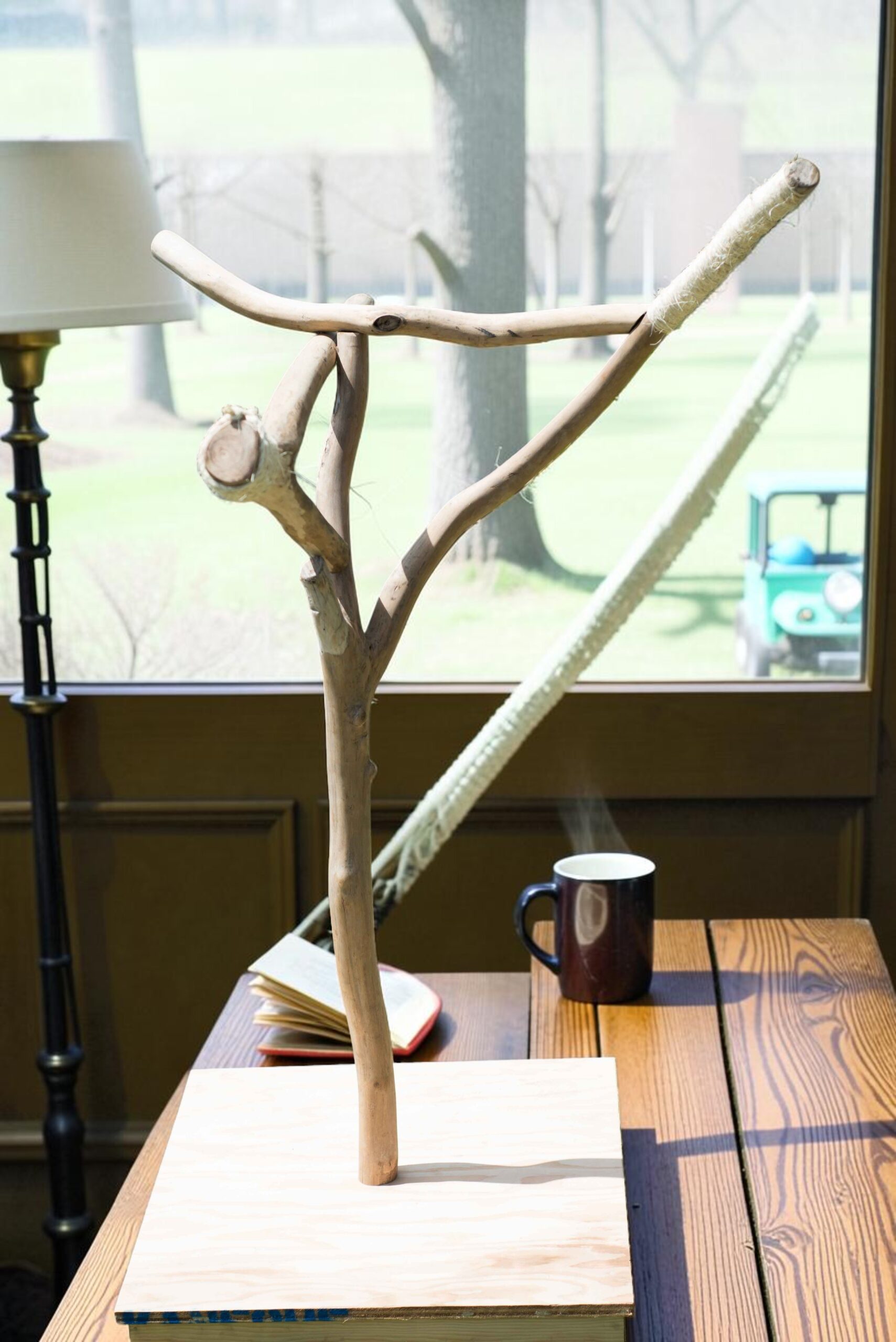 HFFN handcrafted parrot tree stand