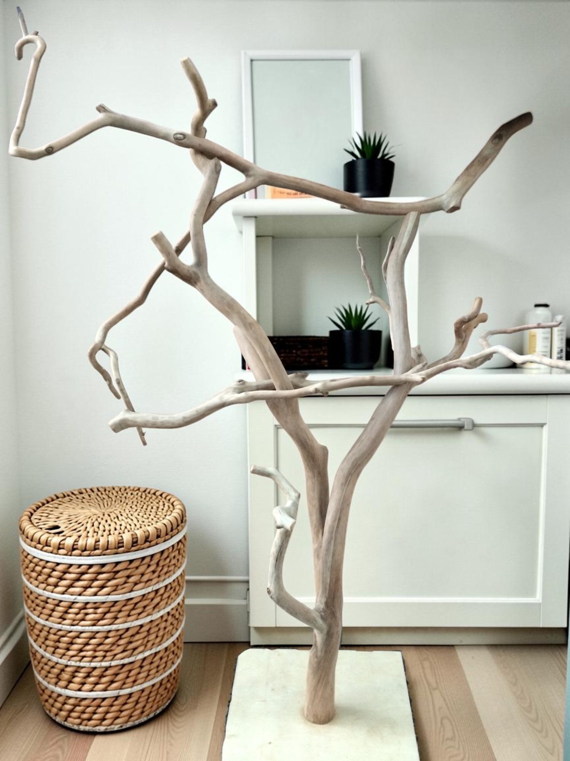 HFFN handcrafted parrot tree stand